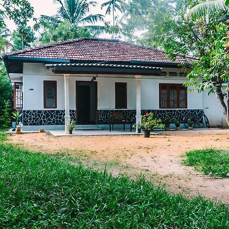 New Sam Tourist Inn Weligama Buitenkant foto