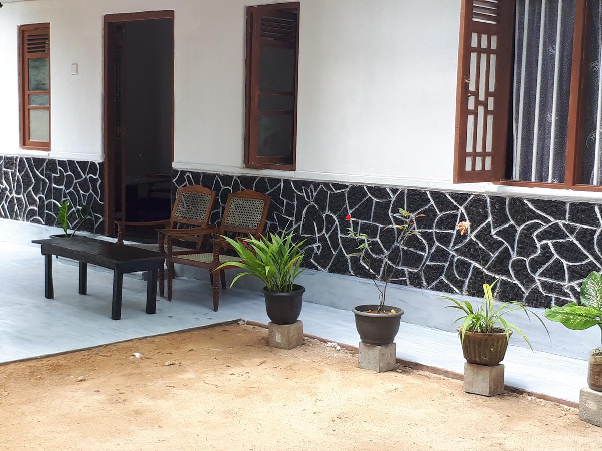 New Sam Tourist Inn Weligama Buitenkant foto