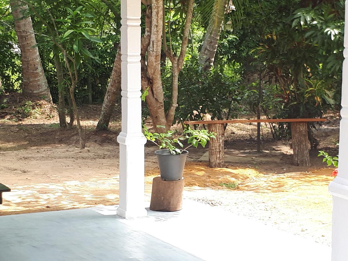 New Sam Tourist Inn Weligama Buitenkant foto